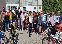 Zdjęcie grupowe z egzaminu na kartę rowerową